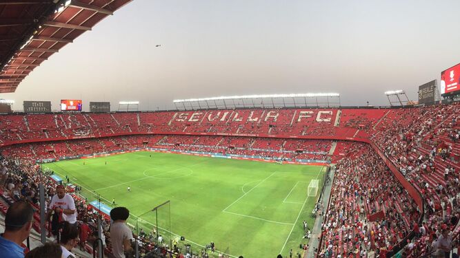 Aspecto del estadio Ramón Sánchez-Pizjuán antes de la celebración de un partido de fútbol.