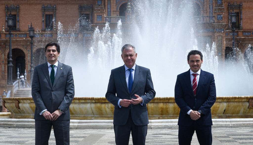 El derbi sevillano | Las fotos del alcalde y los presidentes de Betis y Sevilla