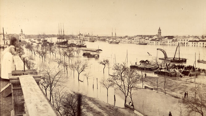 Fotografía de Emilio Beauchy sobre la riada del Guadalquivir en marzo de 1892, donde recoge el impacto de las aguas.