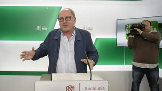 Juan Cornejo, en la sede del PSOE.