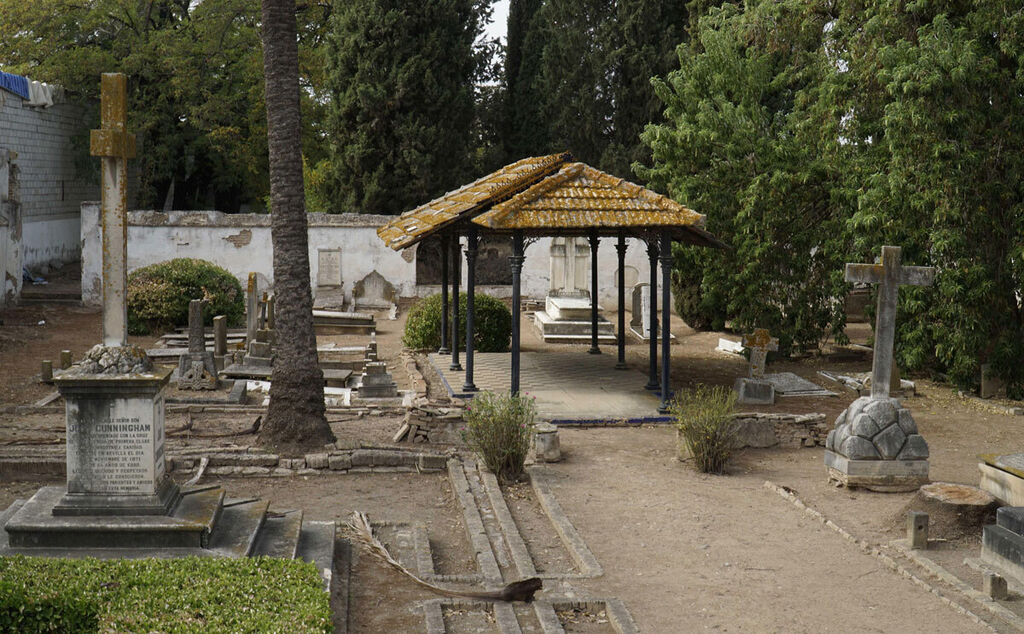 Un cementerio jard&iacute;n abandonado en San Jer&oacute;nimo