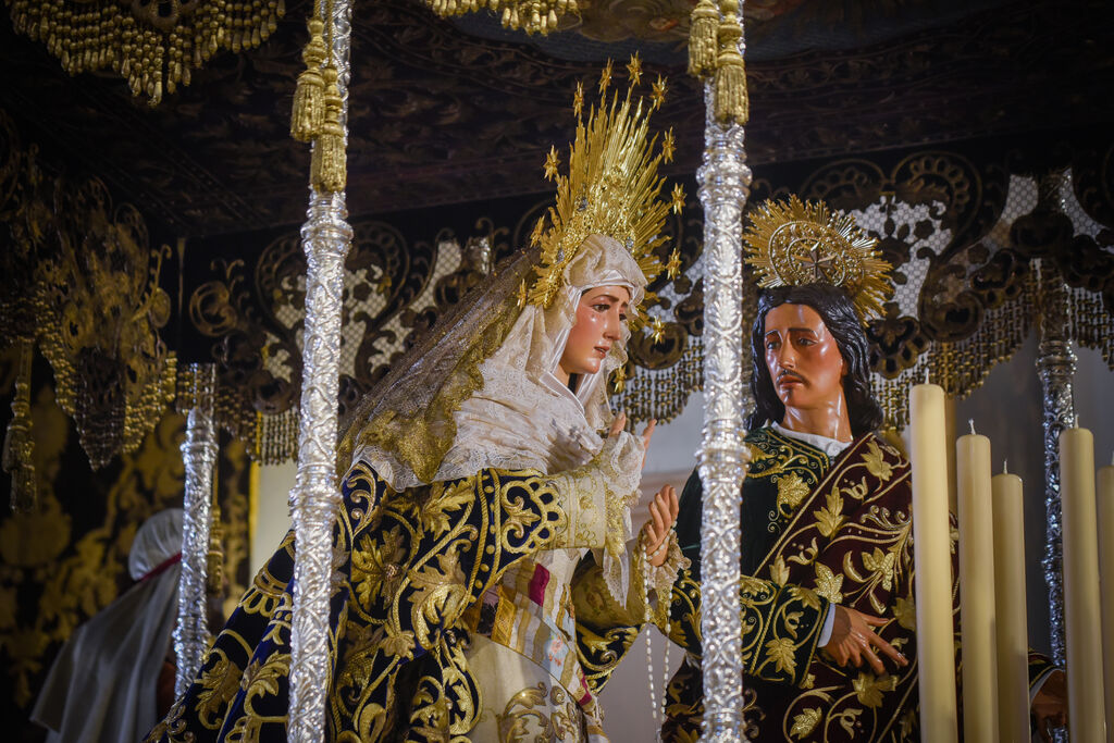 Fotograf&iacute;as de la Virgen del Dulce Nombre en su paso vestida como hace 100 a&ntilde;os