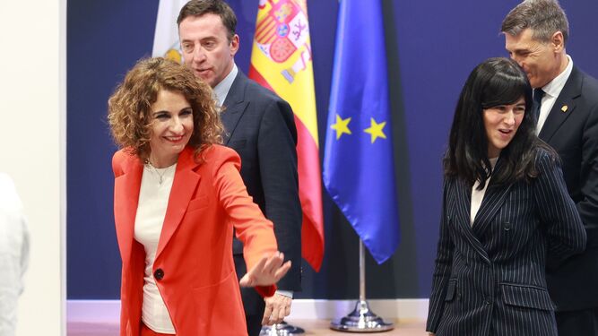 María Jesús Montero, ministra de Hacienda, y Belén Gualda, presidenta de la SEPI